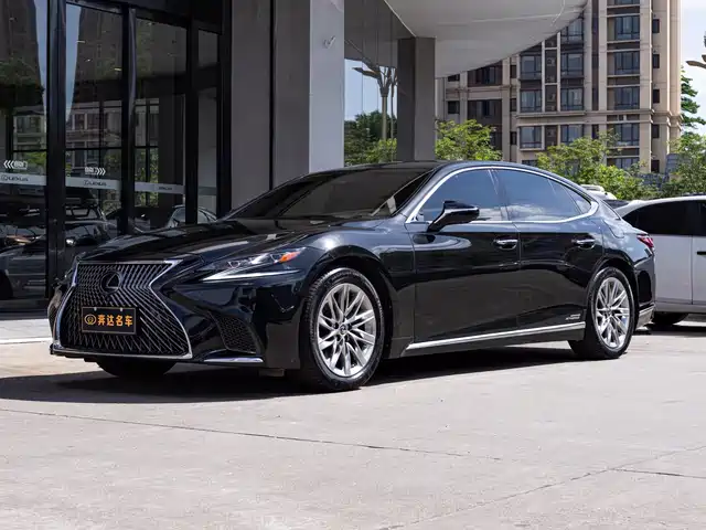 Lexus LS 2018 500h Luxury Edition China VI — фото 1