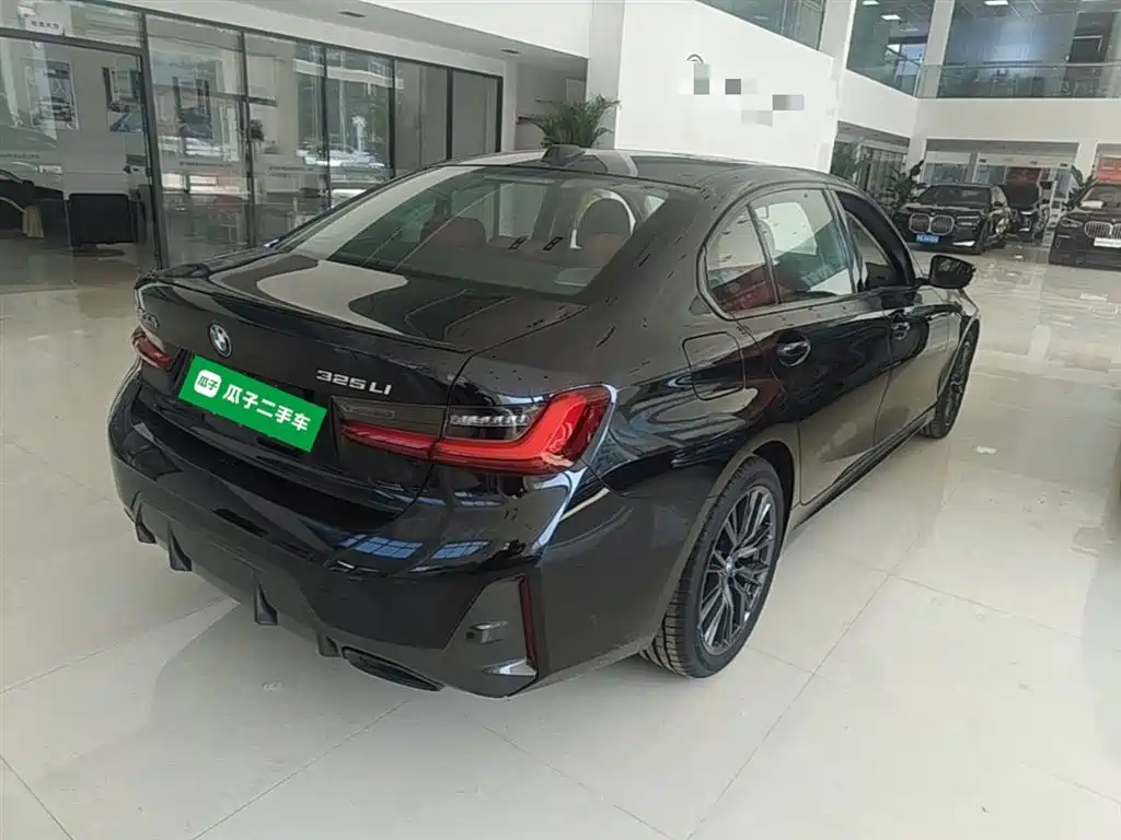 BMW 3 Series 2024 325Li M Sport Shadowline Package фото 7