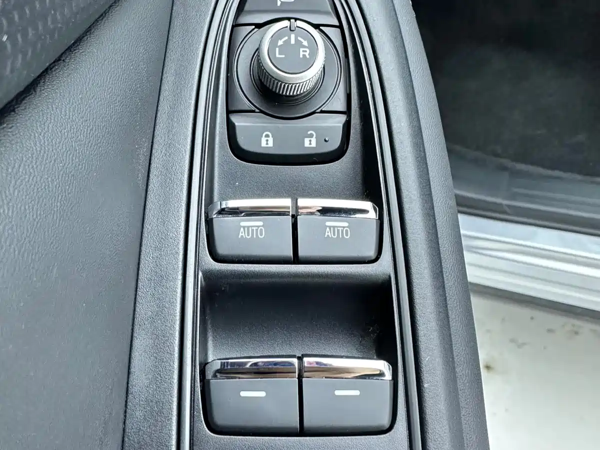 Subaru Forester 2022 2.0i AWD Luxury Edition with EyeSight фото 23