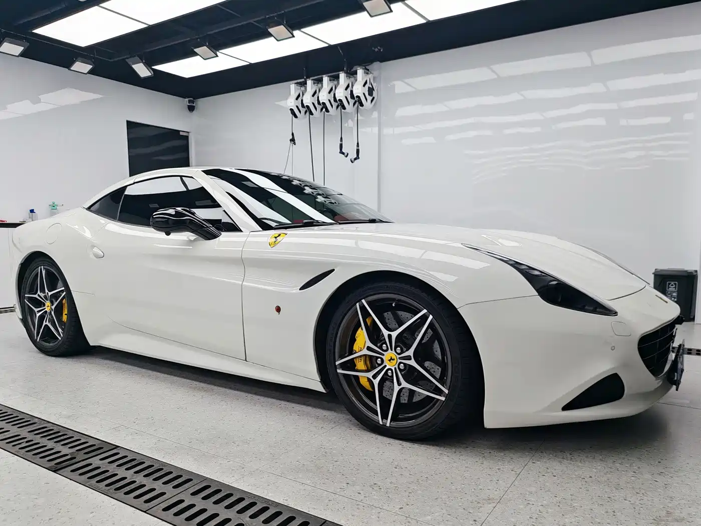 Ferrari California T 2016 2015 3.9T Standard