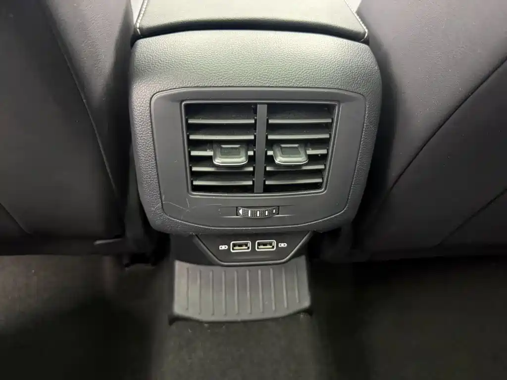 Volkswagen T-Roc, миниатюра 8