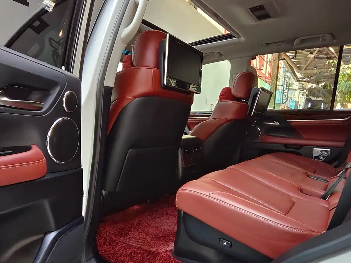 Lexus LX 2017 570 Dynamic Luxury фото 12