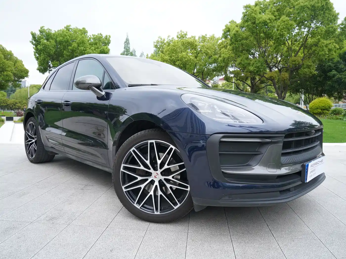 PORSCHE MACAN