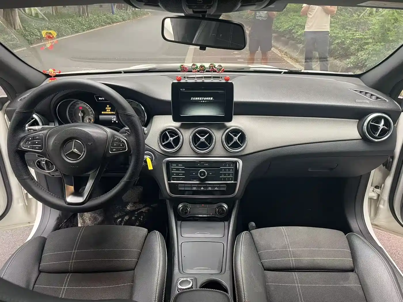 Mercedes-Benz CLA (Import) 2016 CLA 200 Fashion фото 5
