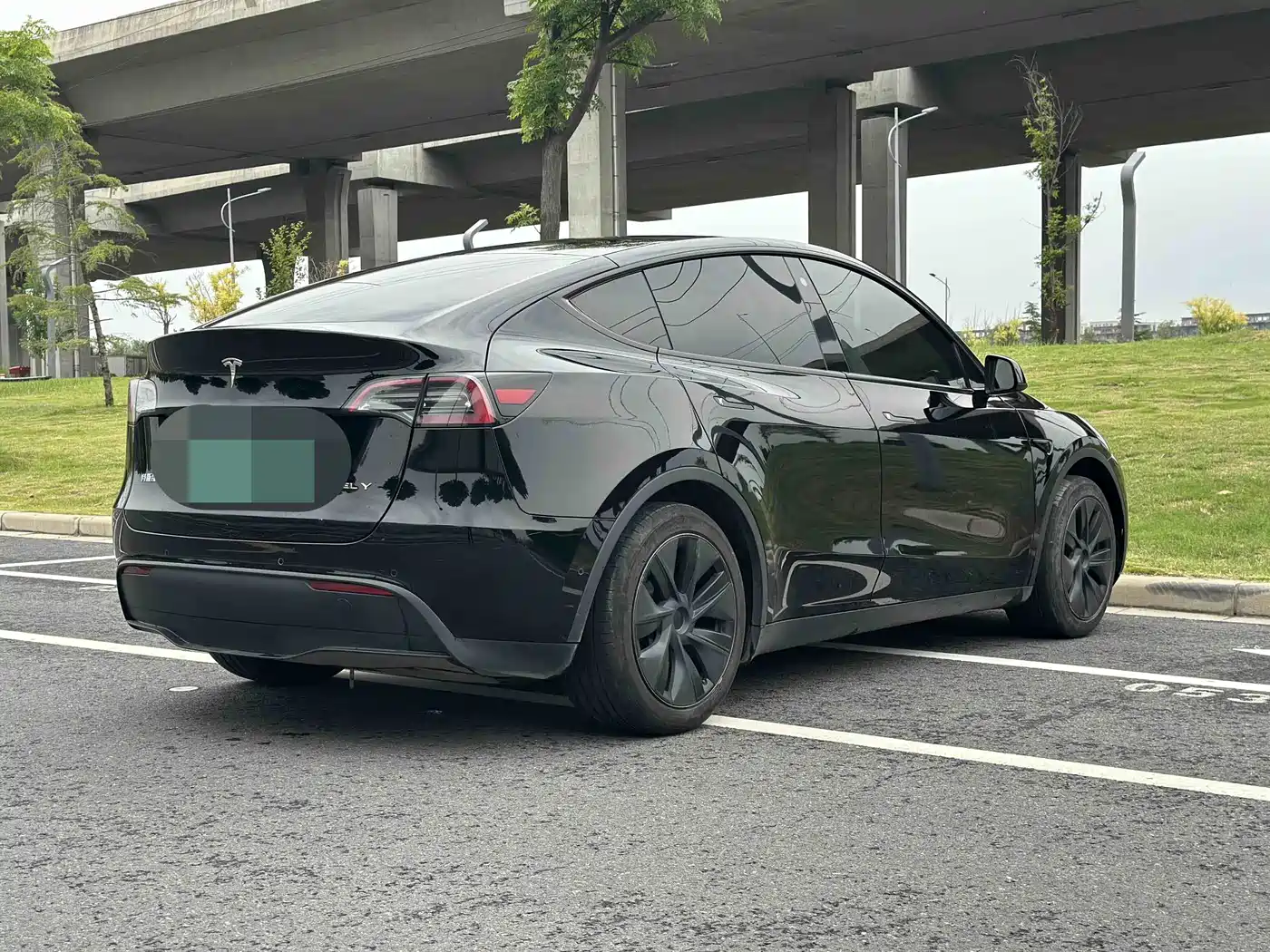 Фото 2 - Tesla Model Y