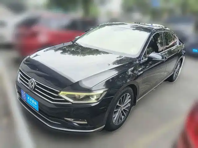 Volkswagen Magotan 2020 330TSI DSG Luxury — фото 1