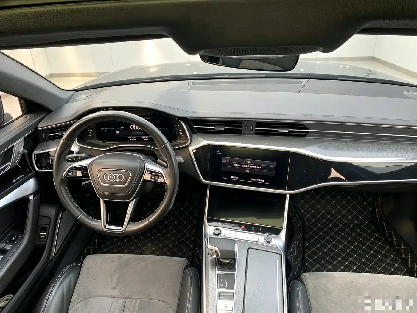 Фото 5 - Audi A6L