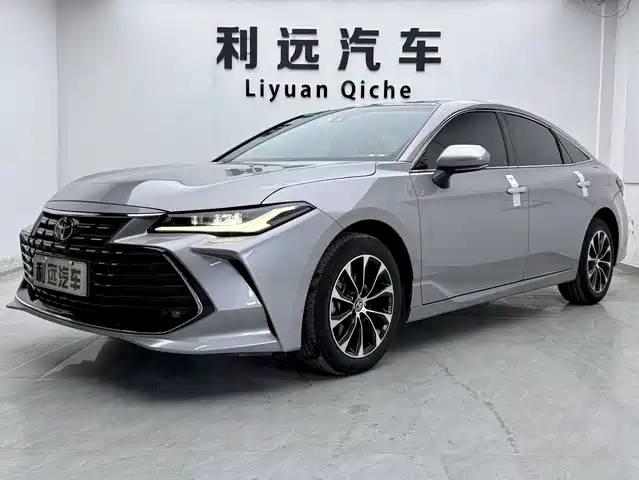 Toyota Avalon 2.0L, Люкс