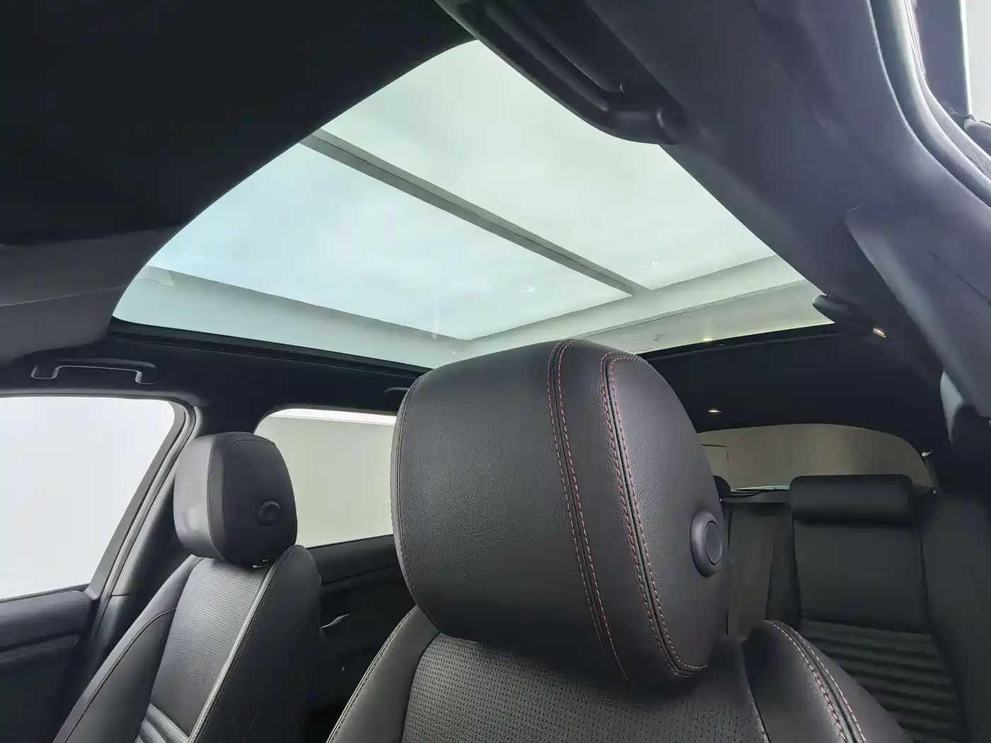 Land Rover Discovery Sport 2020 249PS R-Dynamic Performance Tech 7-seater фото 13