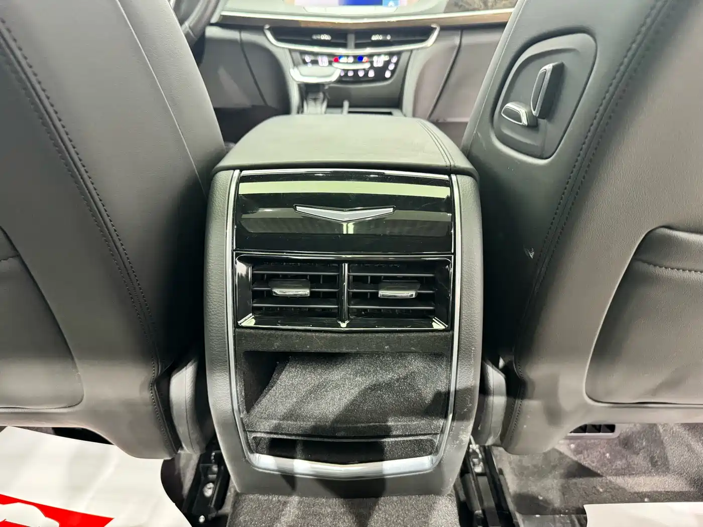 Cadillac CT6 2016 28T Luxury фото 20