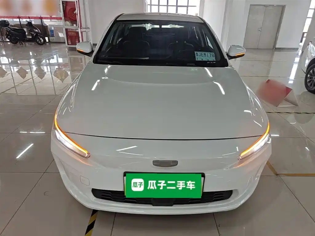 Фото 3 - Geely Geometry A