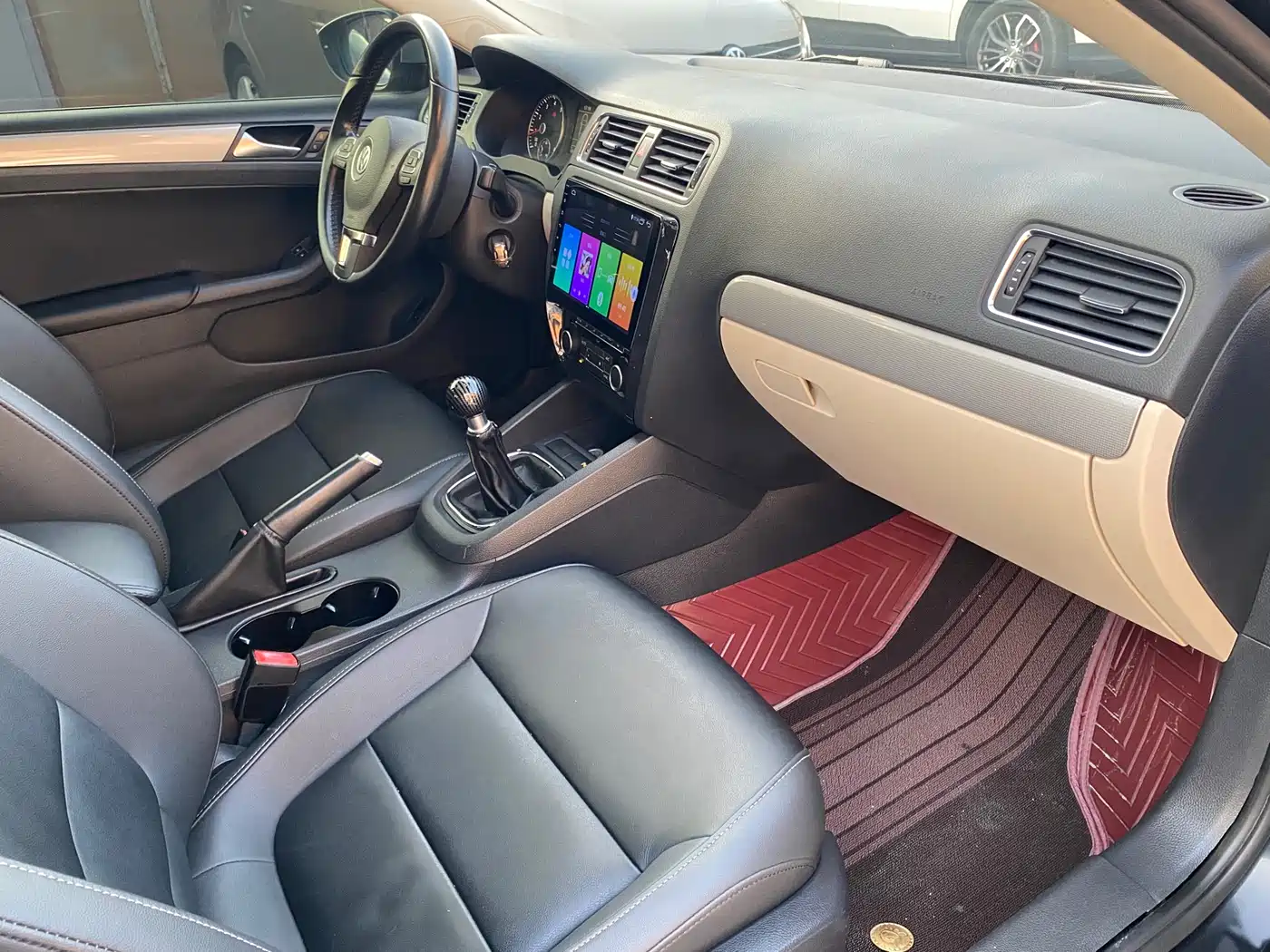 Volkswagen Sagitar 2012 1.4TSI Manual Luxury фото 9