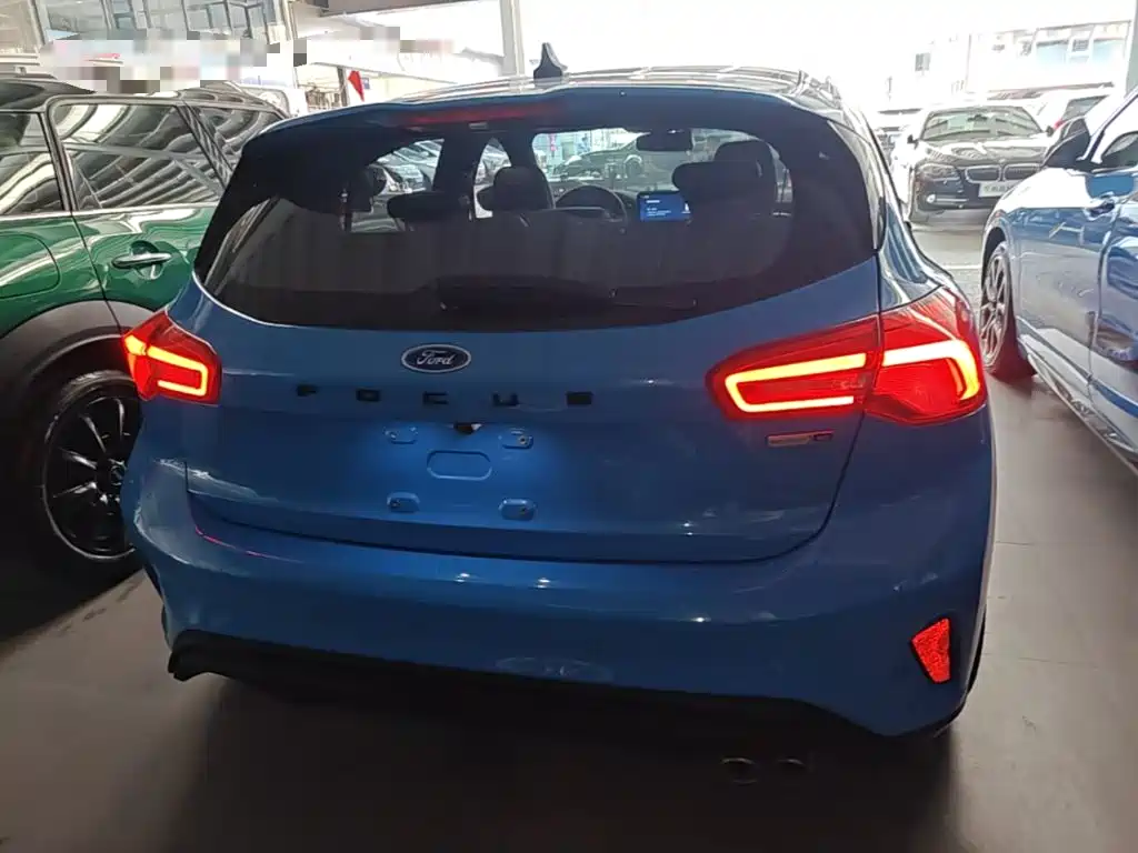 Ford Focus 2023 2022 Hatchback EcoBoost 180 Automatic ST Line