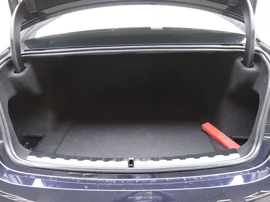 BMW 3 Series 2024 325Li M Sport Shadowline Package фото 31