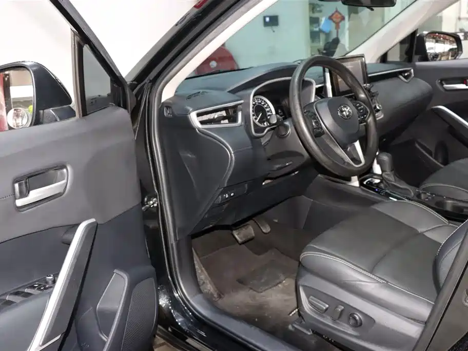 Toyota Frontlander 2022 2.0L CVT Luxury Edition фото 8