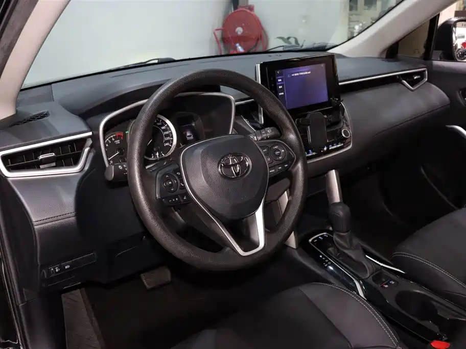 Toyota Frontlander 2022 2.0L CVT Luxury Edition фото 9