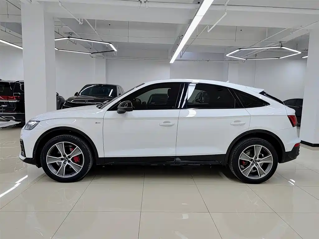 AUDI Q5L SPORTBACK