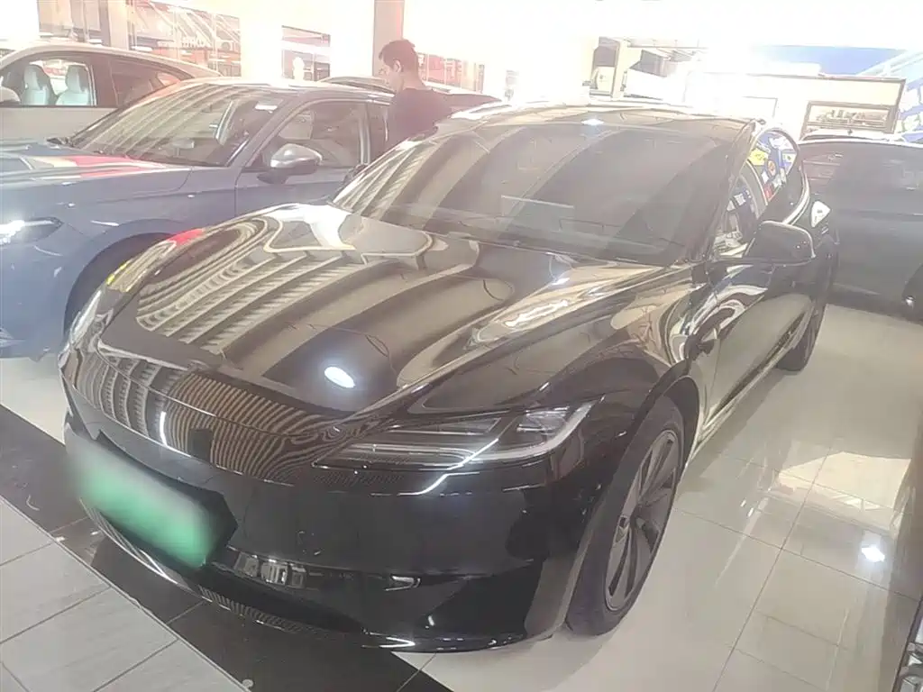 Tesla Model 3 2025 Model Year Facelift Rear-Wheel Drive