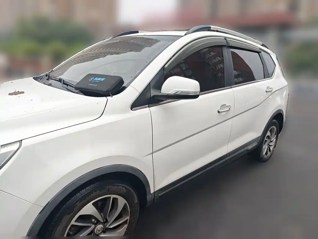 Baojun 560 2015 2015 1.8L Manual Elite
