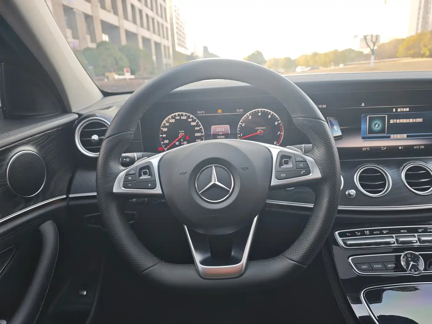 Mercedes-Benz E-Class 2016 E 200 L Sport Type фото 11