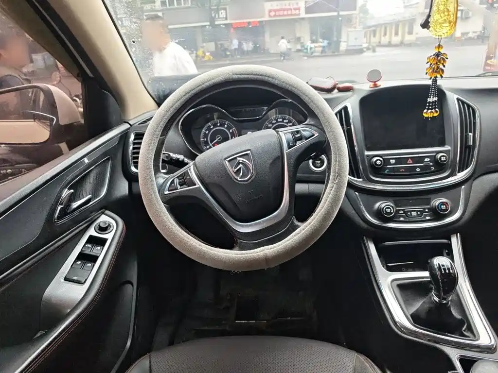 Baojun 560 2015 2015 1.8L Manual Elite