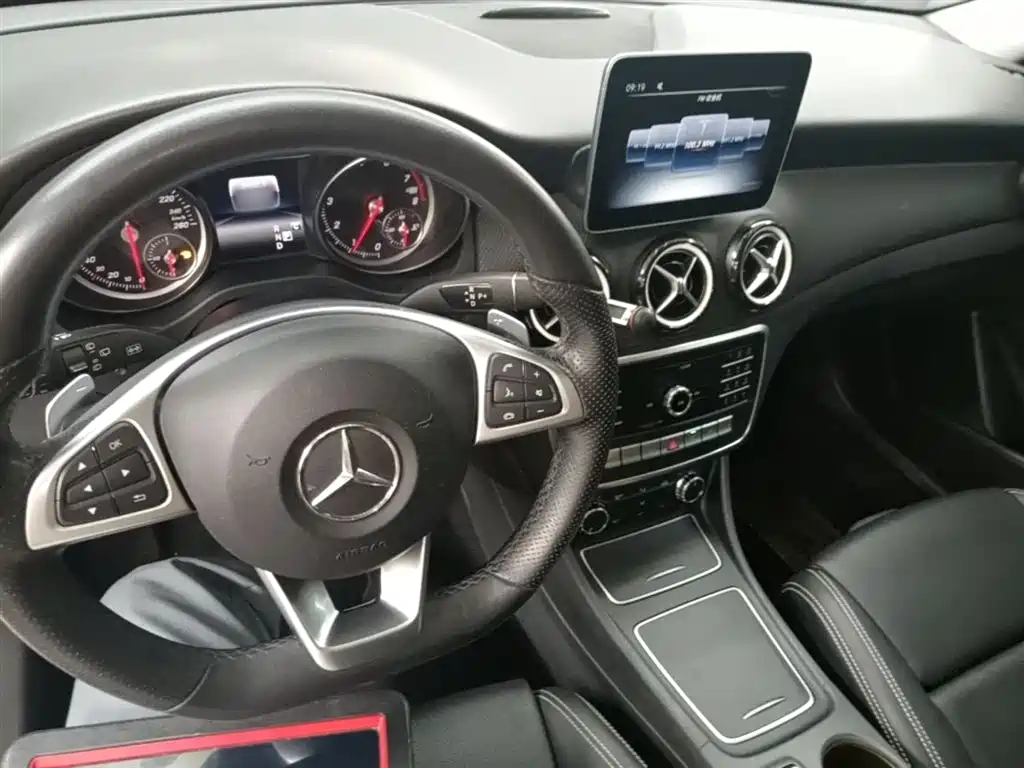 Mercedes-Benz GLA 2019 GLA 200 Dynamic фото 10