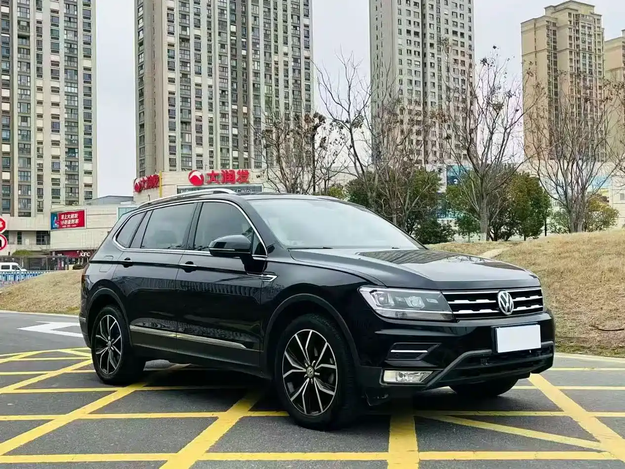 Volkswagen Tiguan L 2019 330TSI Automatic 2WD Smart Luxury Edition China VI фото 3
