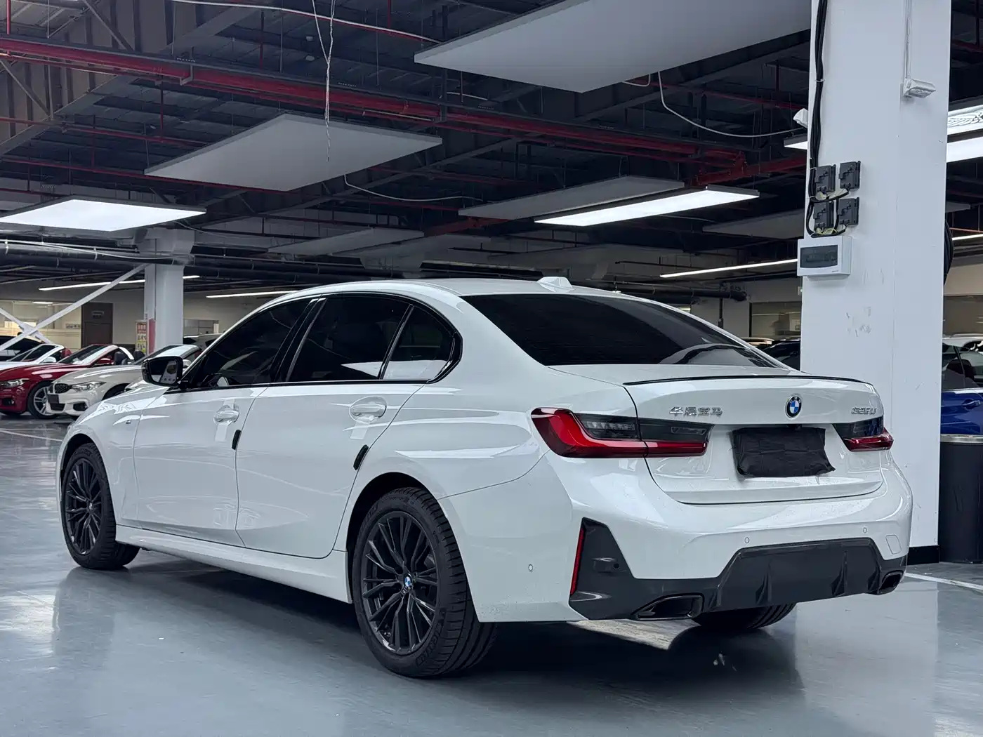 BMW 3 Series 2024 325Li M Sport Shadowline Package фото 19