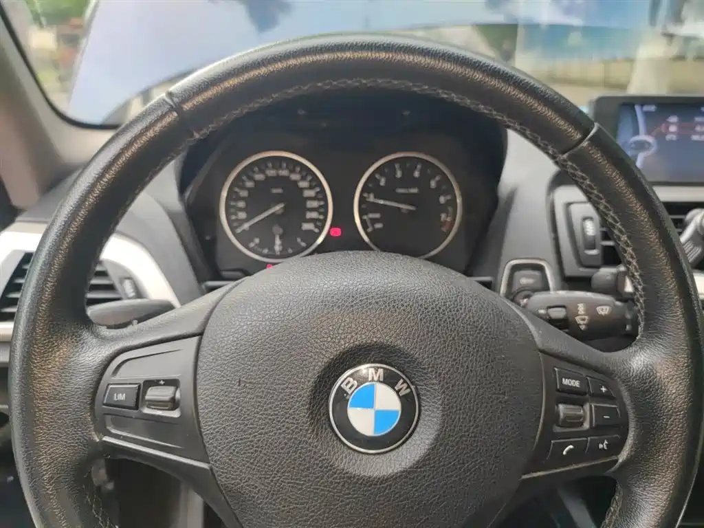 BMW 1 Series (Import) 2013 Facelift 116i Leading Model фото 4