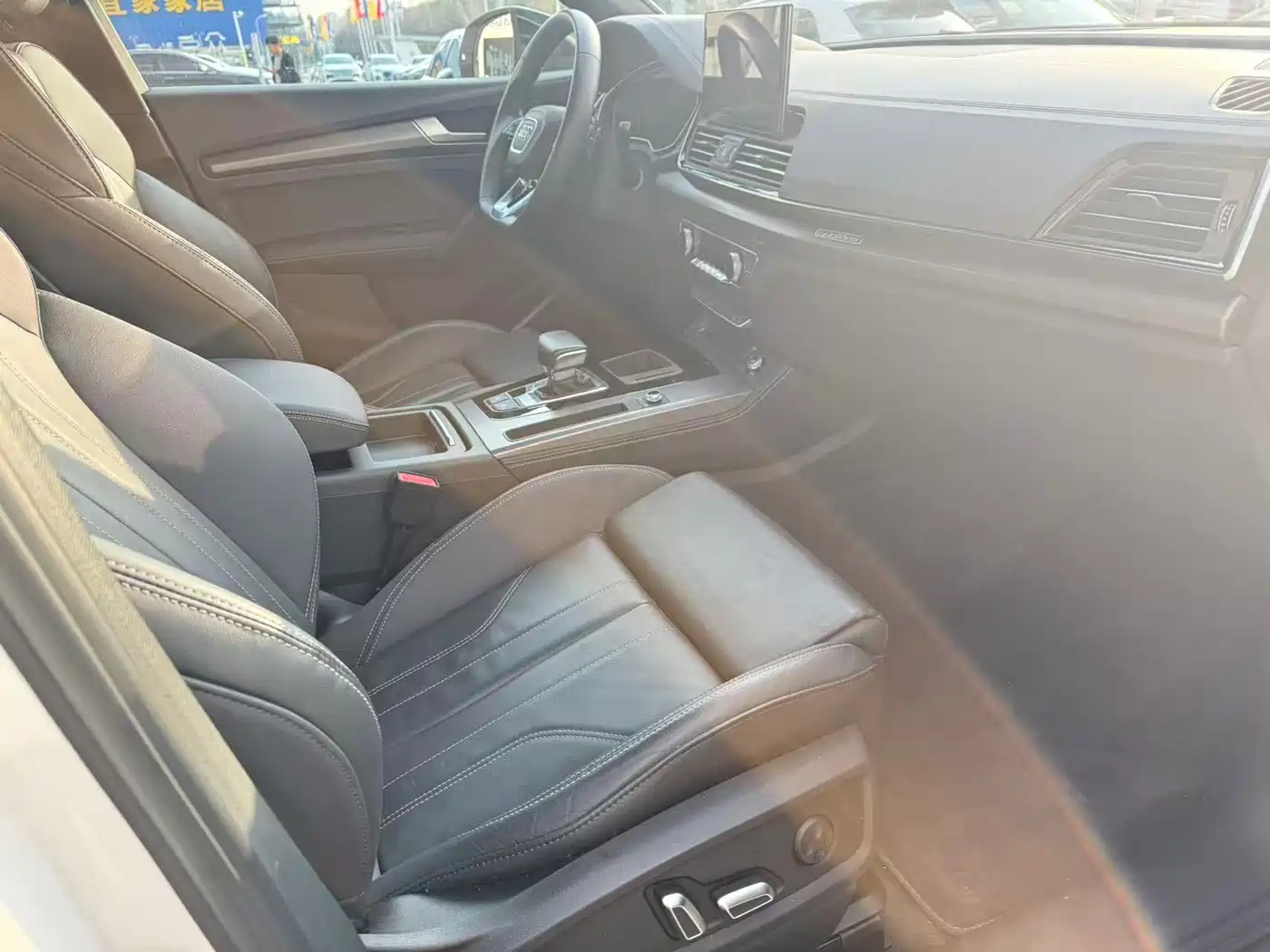Audi Q5L 2024 Model 40 TFSI Luxury Dynamic фото 6