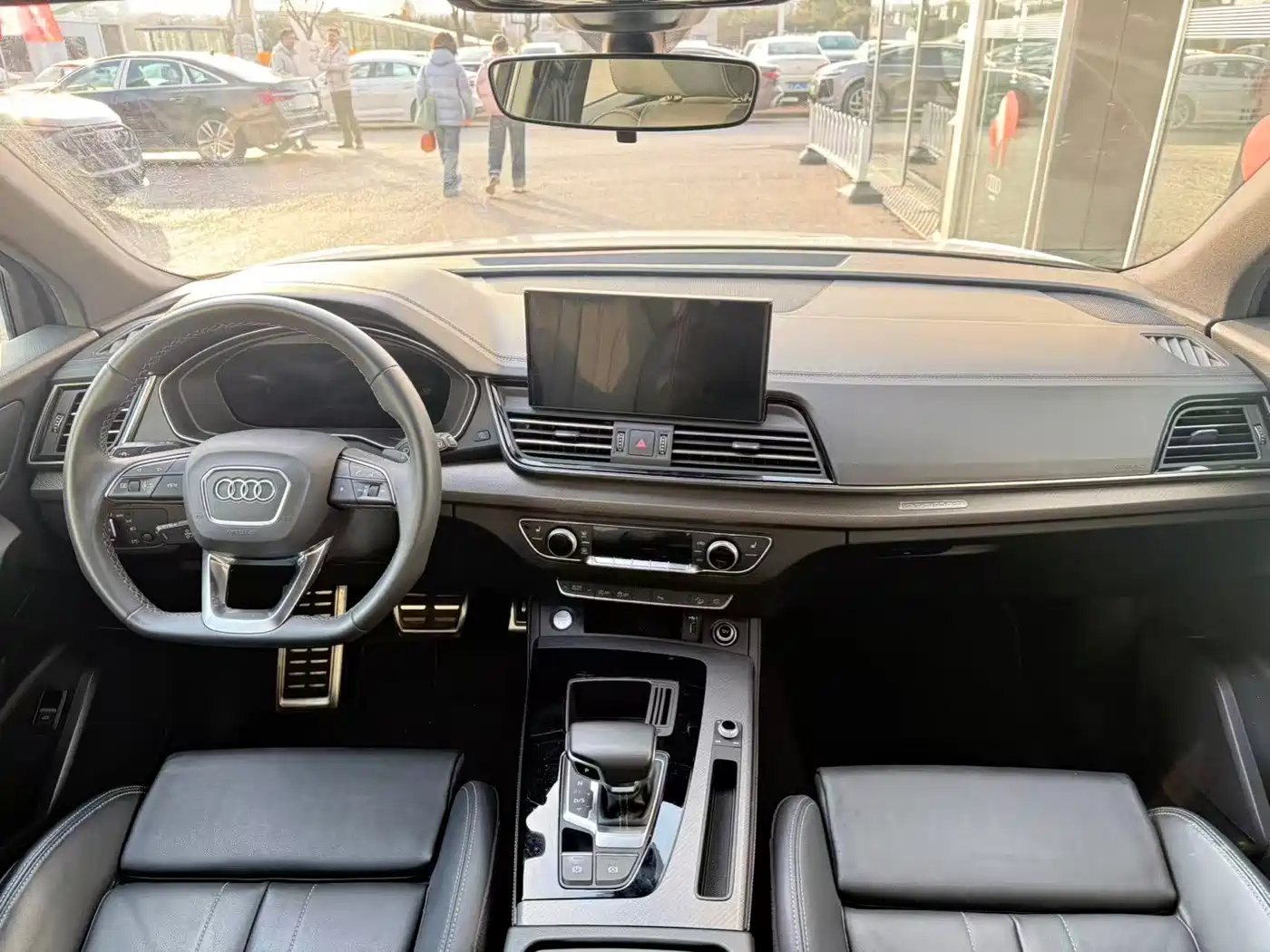 Audi Q5L 2024 Model 40 TFSI Luxury Dynamic фото 8