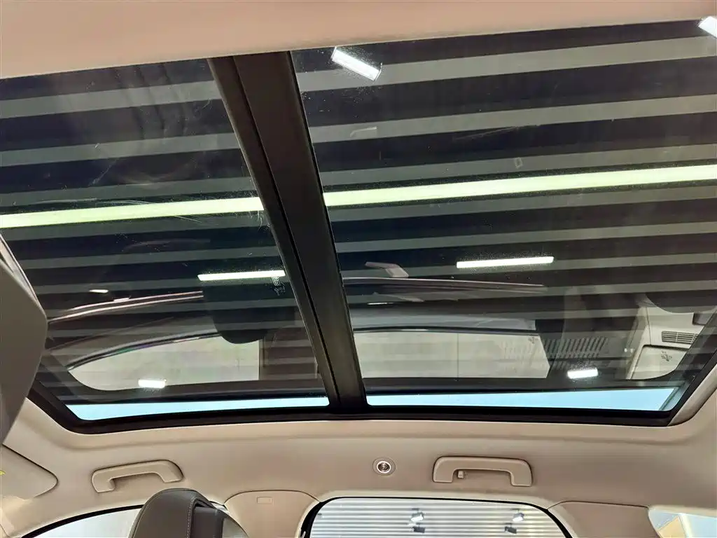 Volkswagen Touareg 2022 3.0TSI Rui Xiang Edition Gloss Black Sport Package фото 26