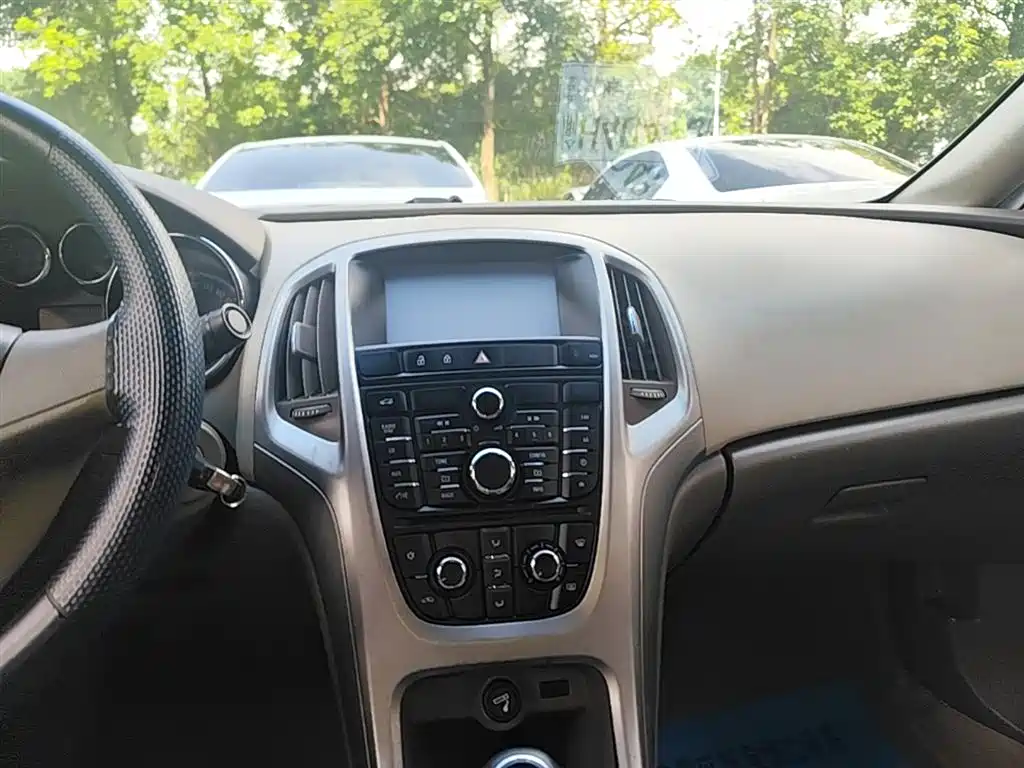 Buick Excelle 2013 Model GT 1.6L Manual Comfort фото 13