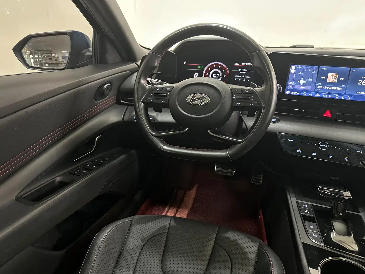 Hyundai Elantra 2021 240TGDi DCT LUX Premium Edition фото 11