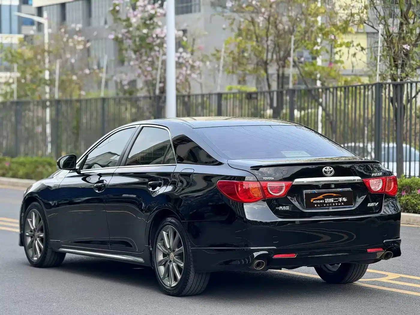 Toyota Reiz 2010 2.5V Style Elite Edition фото 8