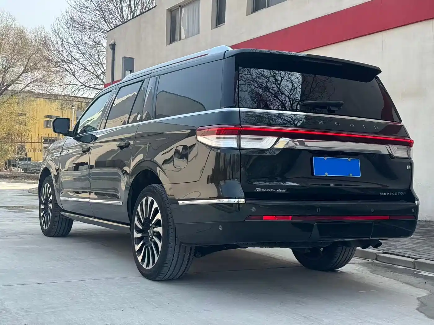LINCOLN NAVIGATOR