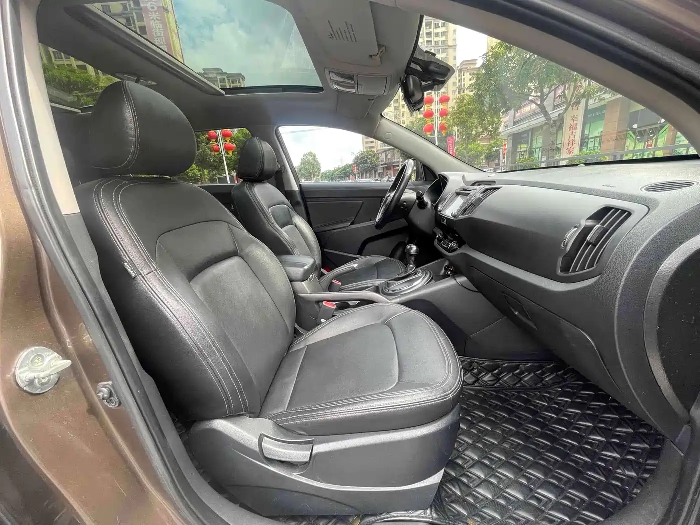 Kia Sportage 2012 2.0L Automatic 2WD NAVI Edition фото 12