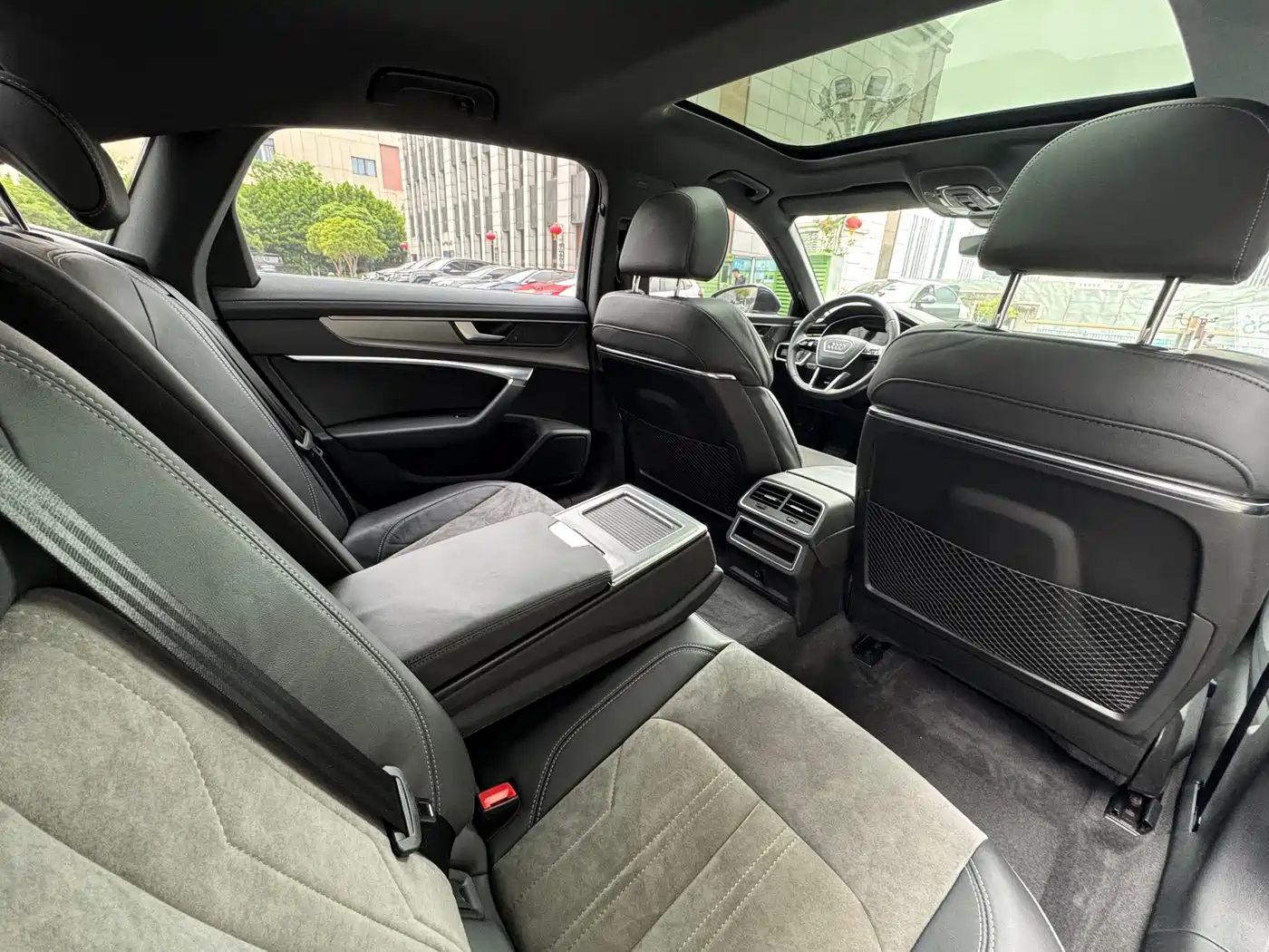 Audi A6L 2021 40 TFSI Luxury Sport фото 16