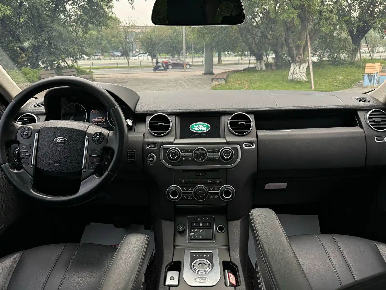 صورة 4 - Land Rover Discovery
