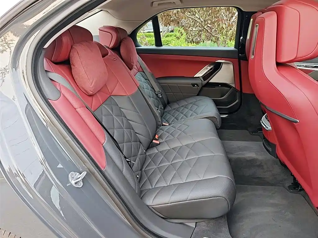 BMW 7 Series 2023 Model 735Li M Sport Package фото 15
