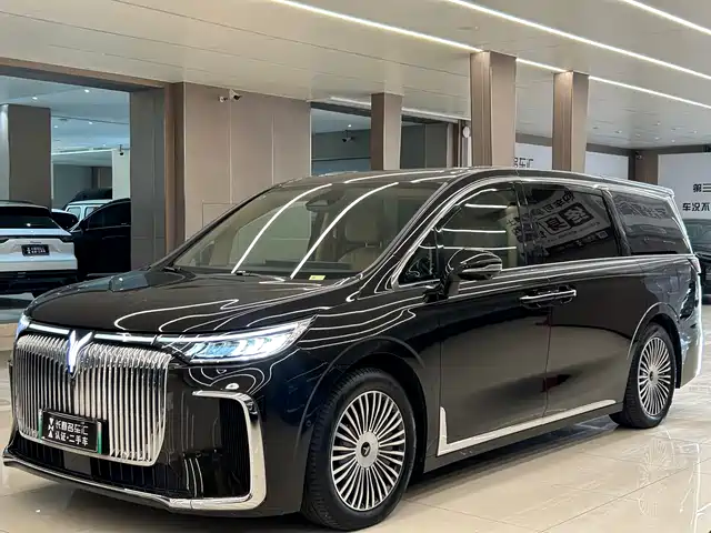 Voyah Auto Voyah Dreamer 2025 PHEV AWD Flagship Kunpeng Edition — фото 1