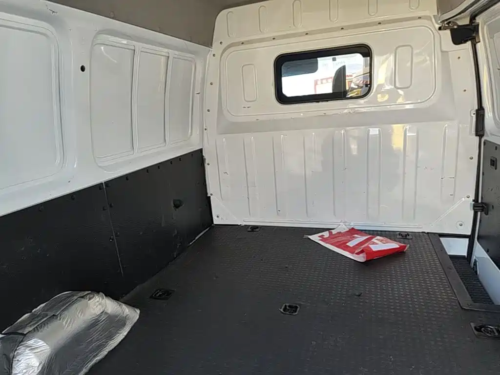 Jiangling Tesun 2024 2019 2.8T Commercial Short Wheelbase Medium Roof 3-Seater China VI JX493