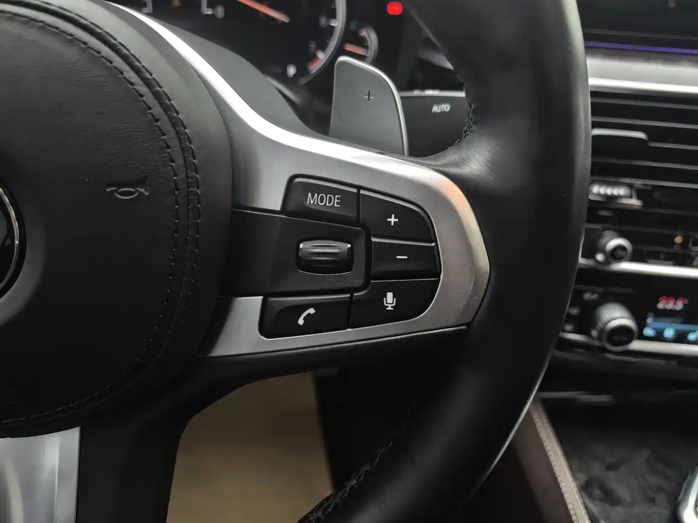 BMW 5 Series 2018 530Li Premium M Sport Package фото 29
