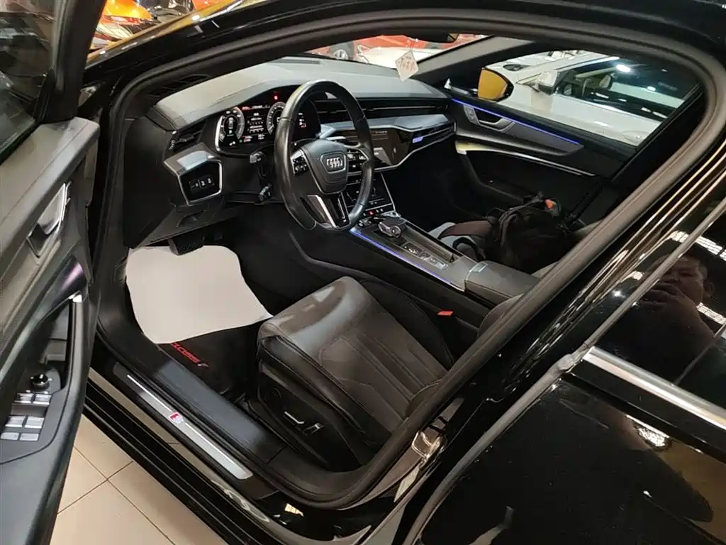 Photo 16 - Audi A6L New Energy