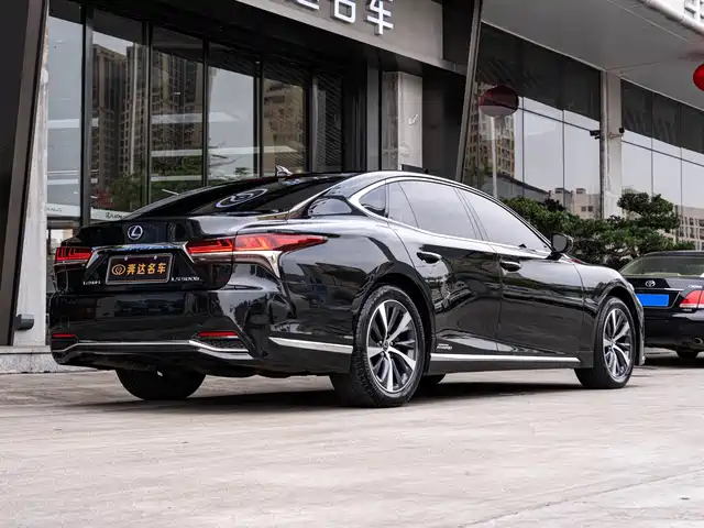 Lexus LS 2021 500h Excellence Edition — фото 3