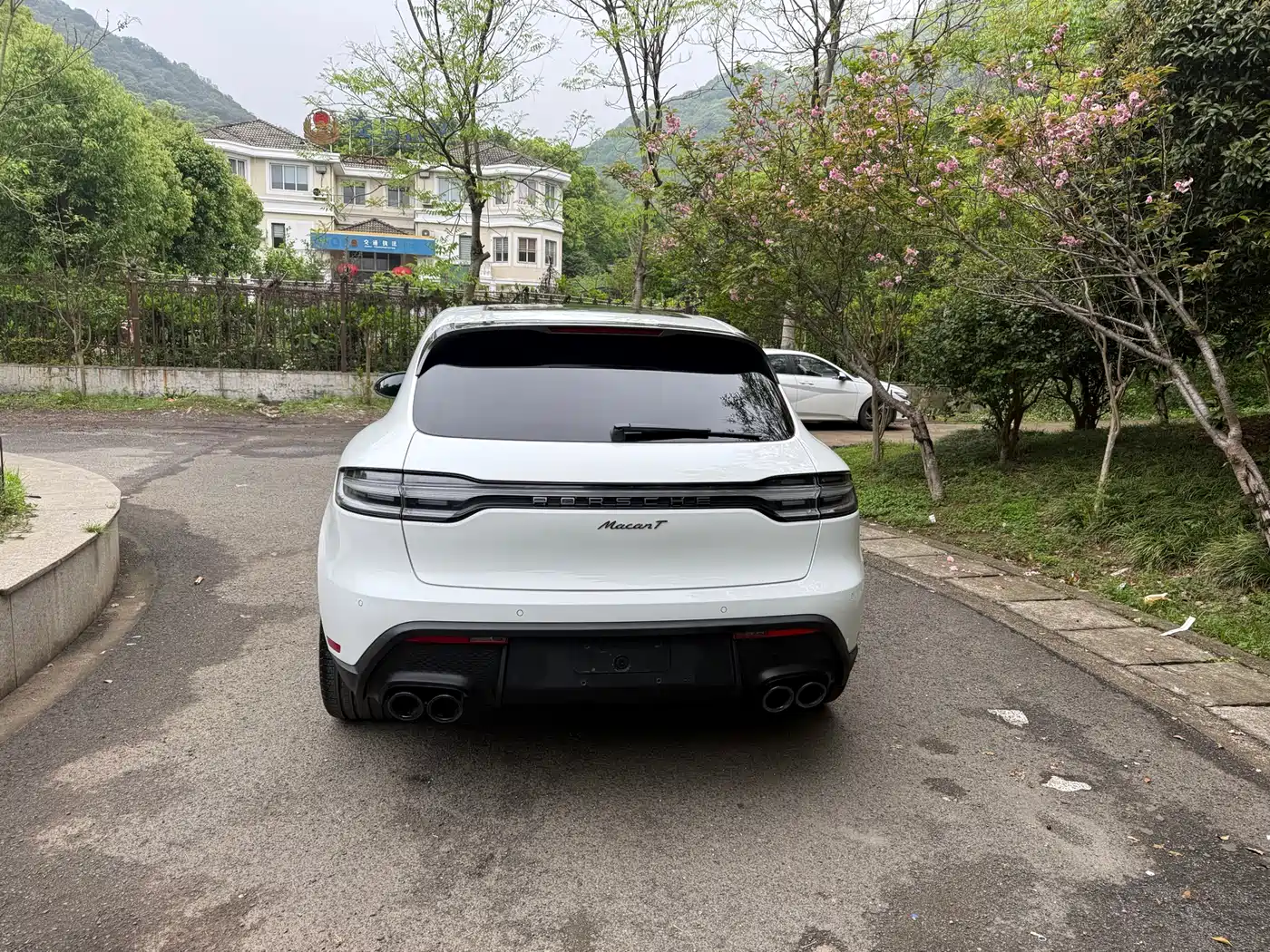 Porsche Macan 2023 Macan T 2.0T фото 8