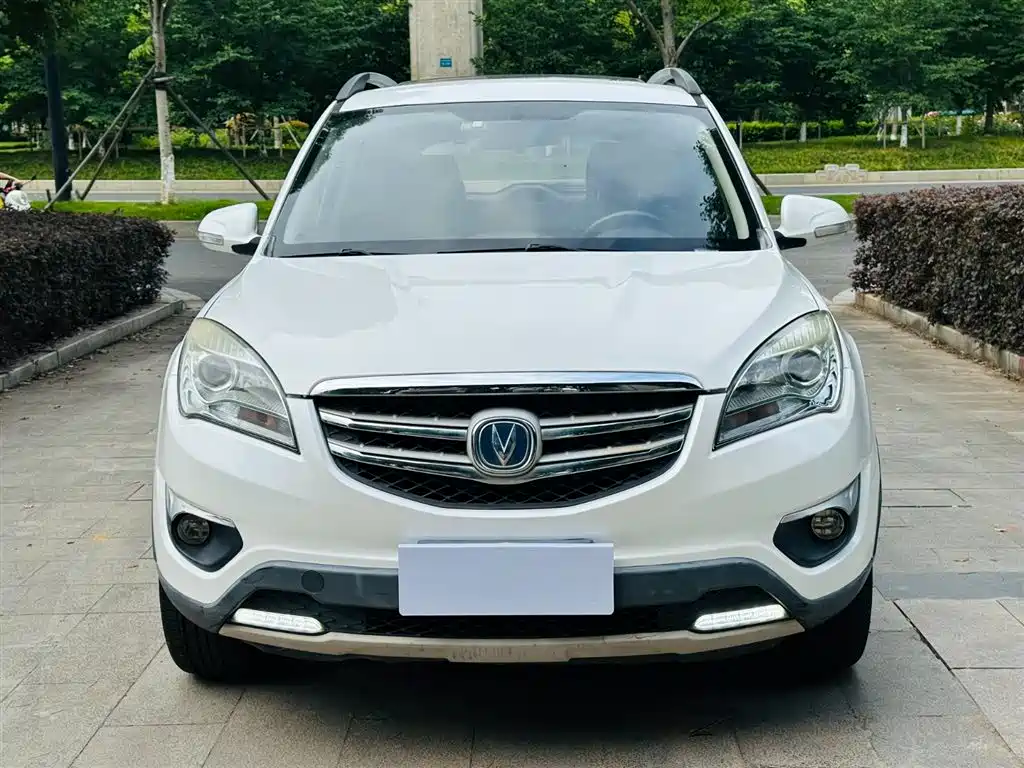 Фото 2 - Changan CS35