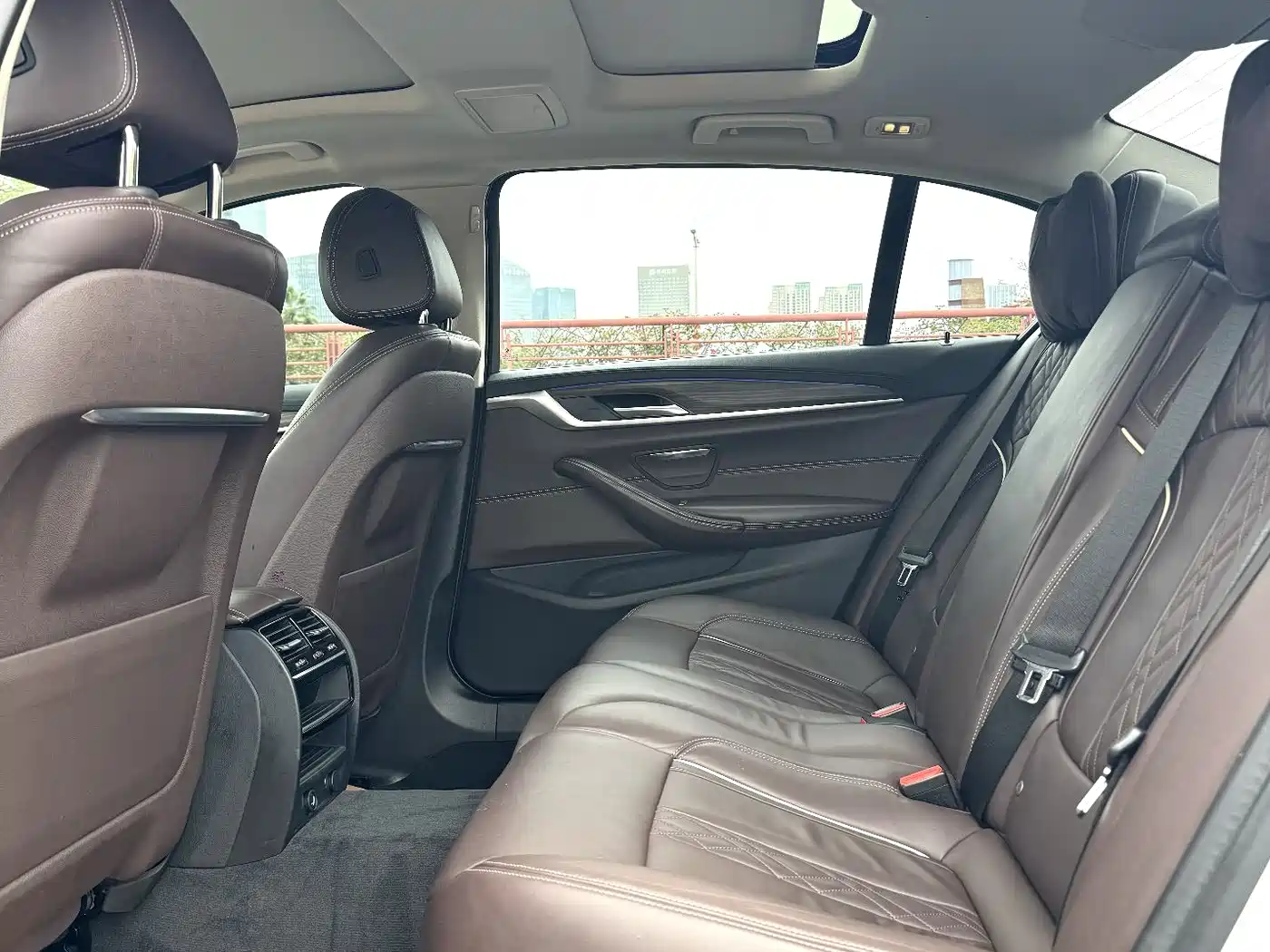 BMW 5 Series 2019 530Li Leading Luxury Package фото 15