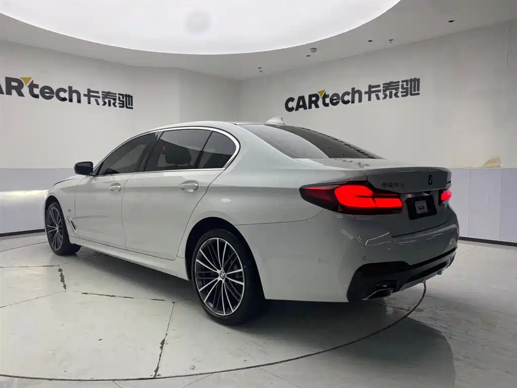 BMW 5 Series 2023 530Li Leading M Sport Package фото 7