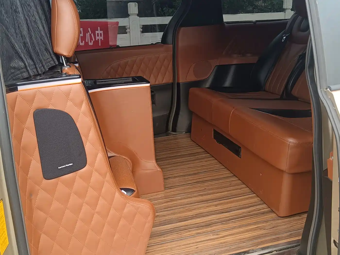 Toyota Sienna 2011 2.7L 2WD Automatic фото 9